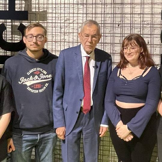Demokratie Werstatt - Schüler diskurieren mit Bundespräsidenten